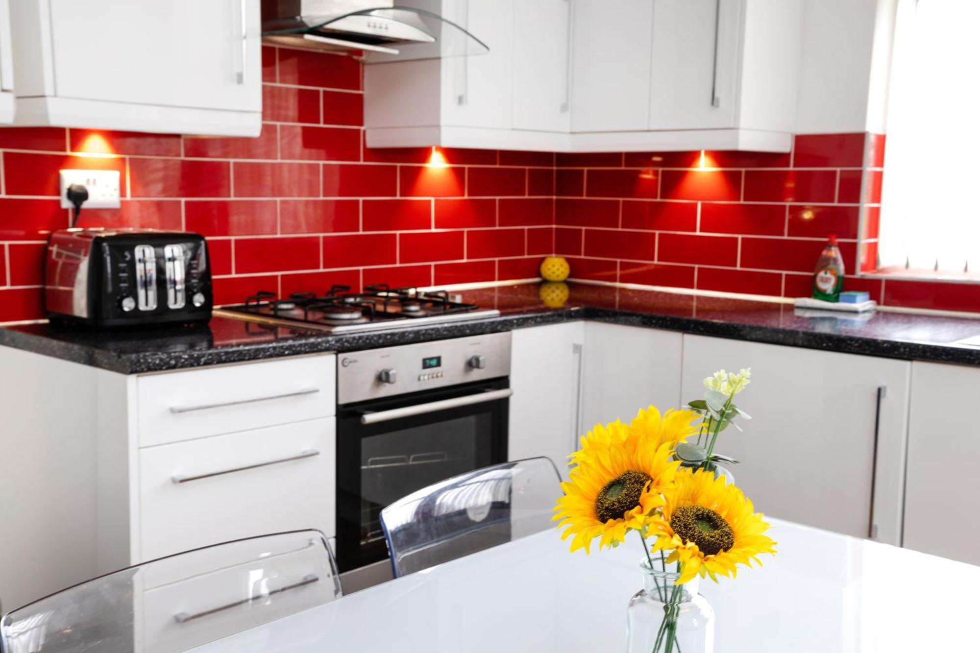 Spacious Apartment Close To City Centre With Free Secure Parking Leeds  Exteriér fotografie